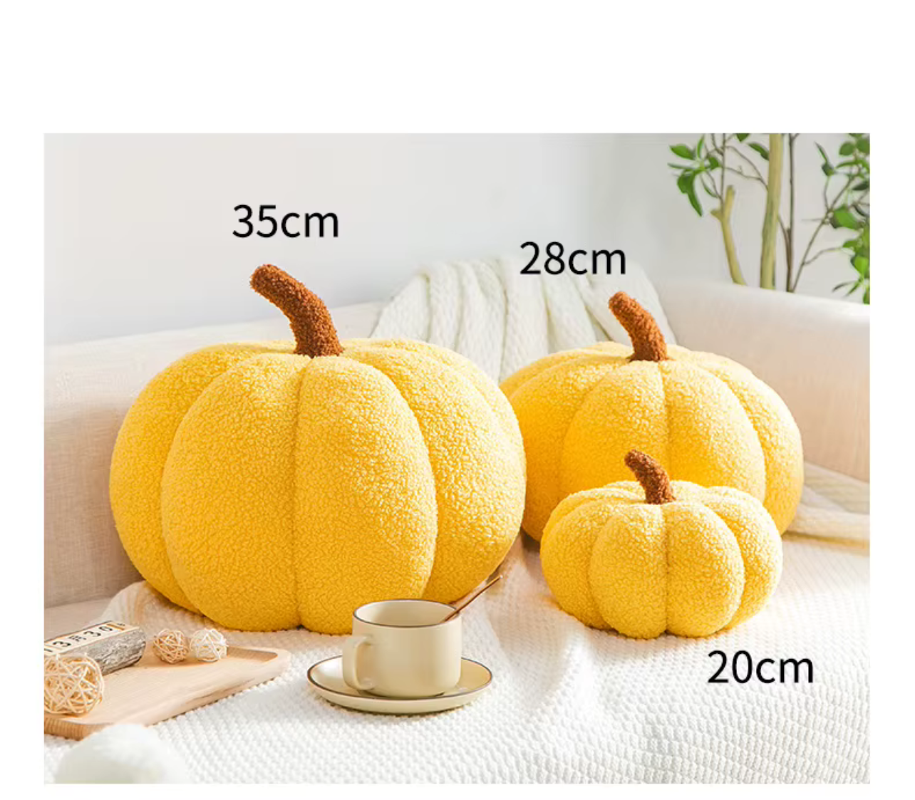 Coussin en peluche de luxe en forme de citrouille avec décoration boisée pour canapé et salon.