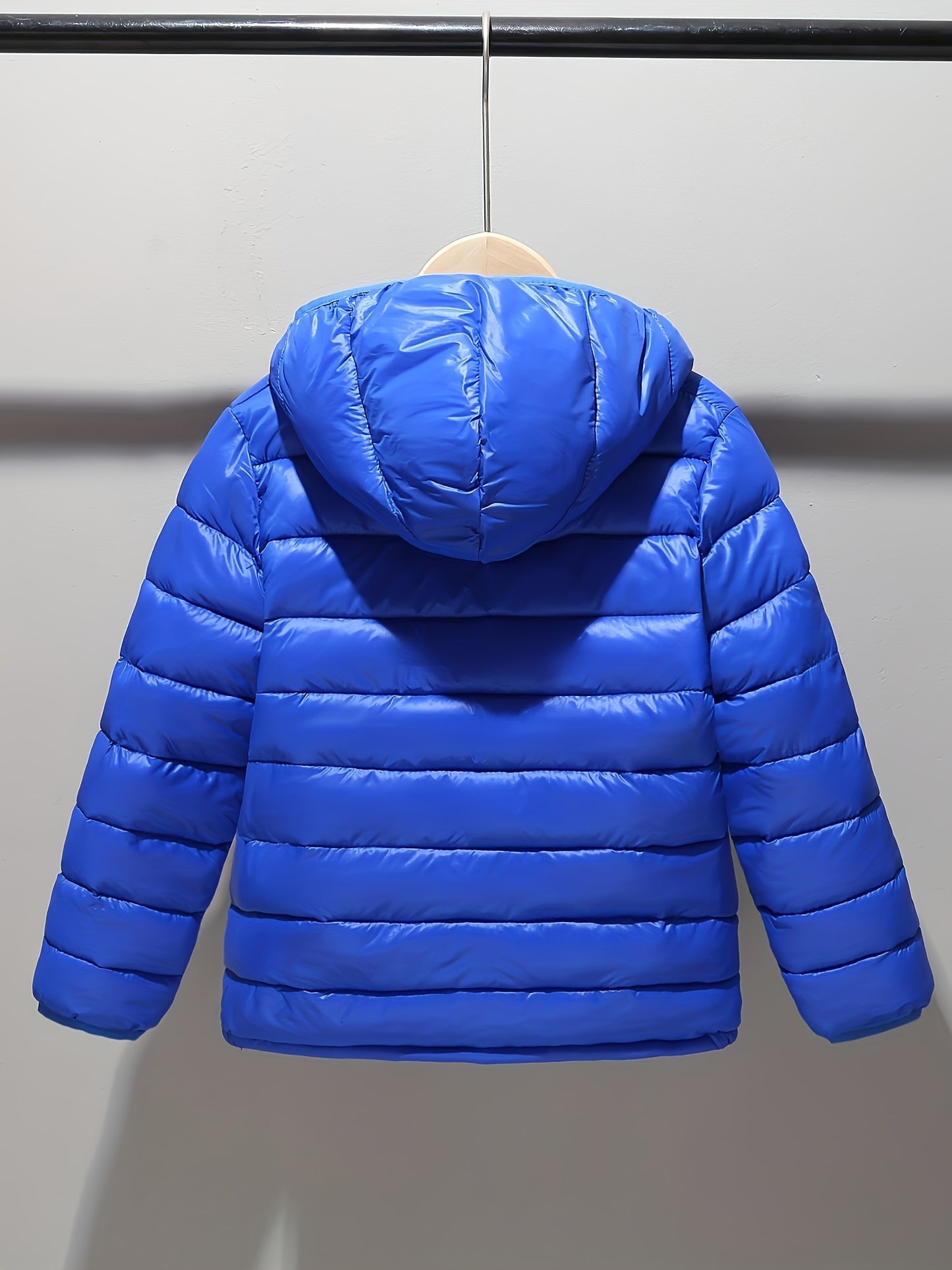 Classic boys' quilted jacket with hood, ideal for winter/autumn.