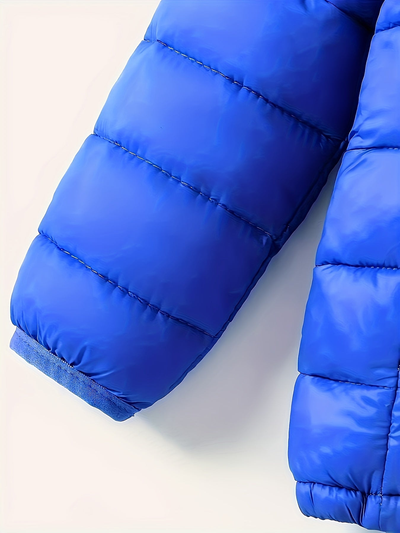 Classic boys' quilted jacket with hood, ideal for winter/autumn.