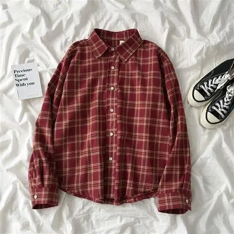 Découvrez un style intemporel avec la chemise parfaite.