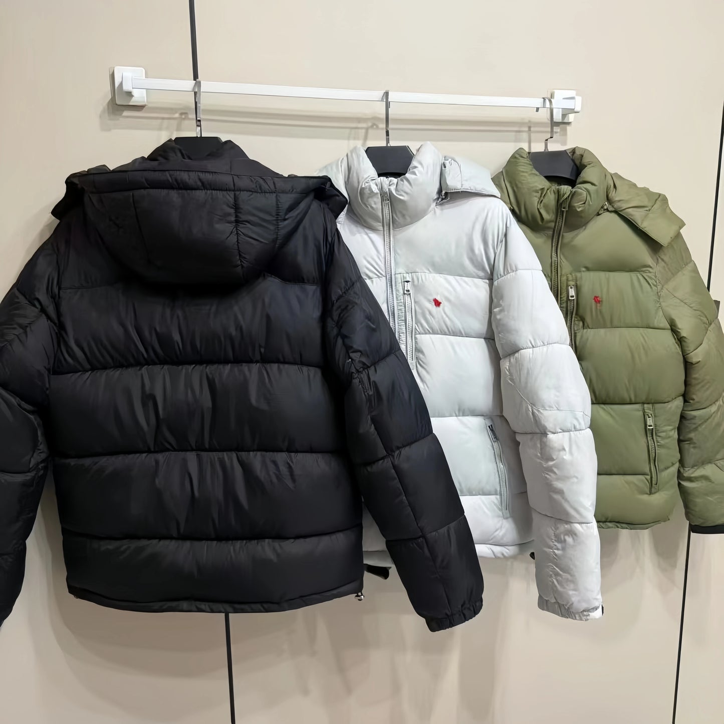 Daunenjacke Eine wendbare Größe Winter Jacke, bequem und Kaltedicht.