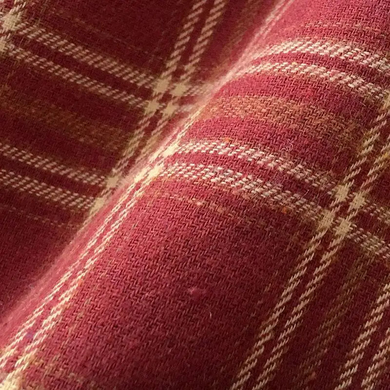 Découvrez un style intemporel avec la chemise parfaite.