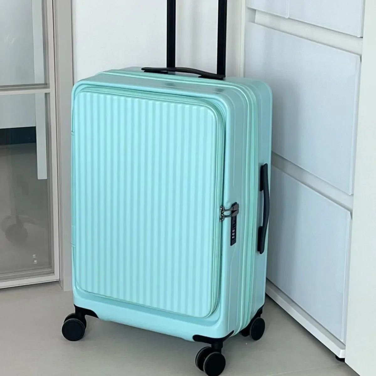 Valise de voyage à roulettes avec poche avant pour ordinateur portable, nouvelle valise extensible multifonction pour tous les bagages.